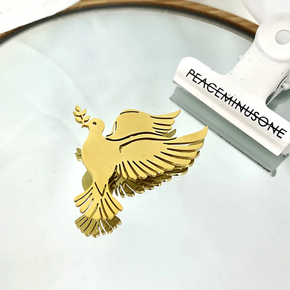 

Exquisite Dove of Peace Charm Brooch Stainless Steel Men Suit Shirt Pins Cute Women Sweater Pigeon Badge Couple Holiday Gifts