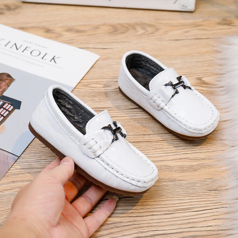 Boys Leather Shoes Round-toe Flat Soft Kids Fashion Casual Loafers Glossy Metal Buckle Children Moccasins Non-slip Britain Style