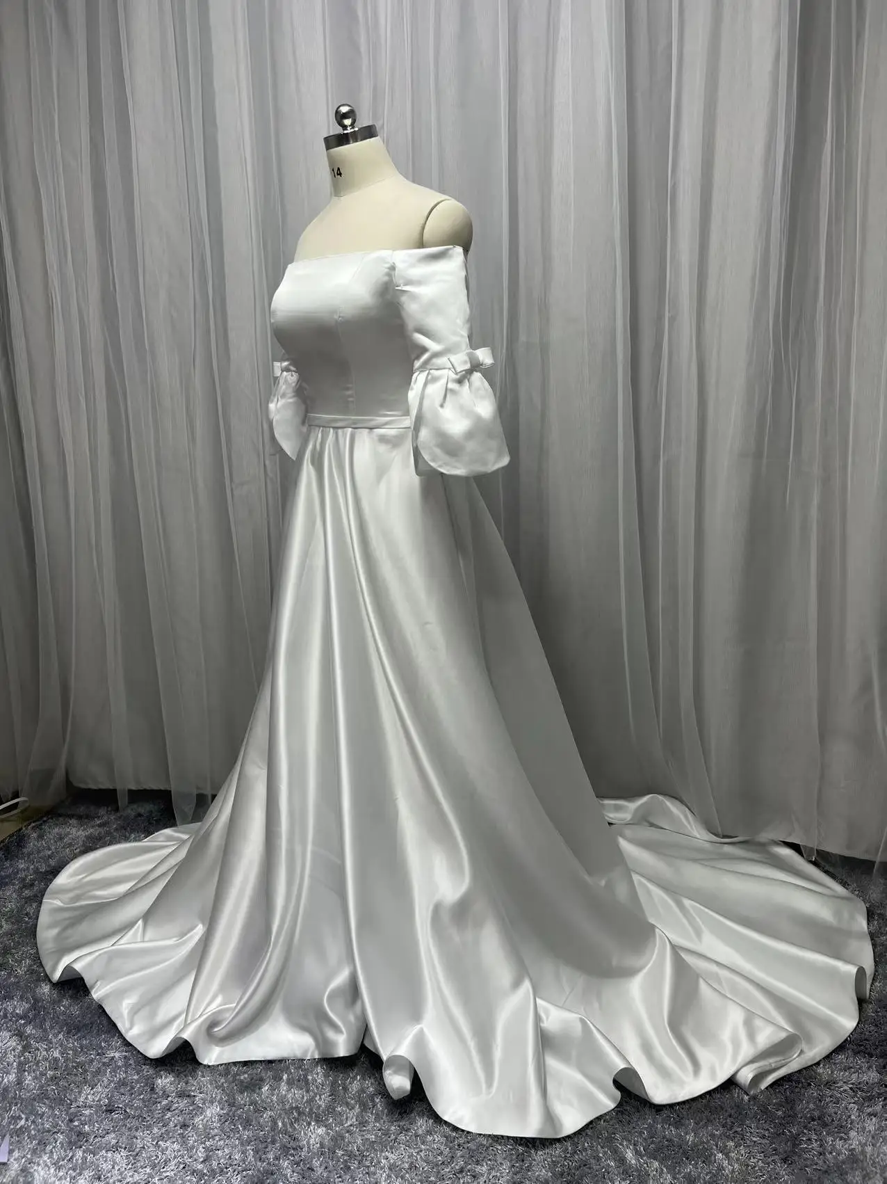 Customized Real Photo New Simple Satin Wedding Dresses Plus Size A Line Off Shoulder Bride Robe De Mariée Custom Made