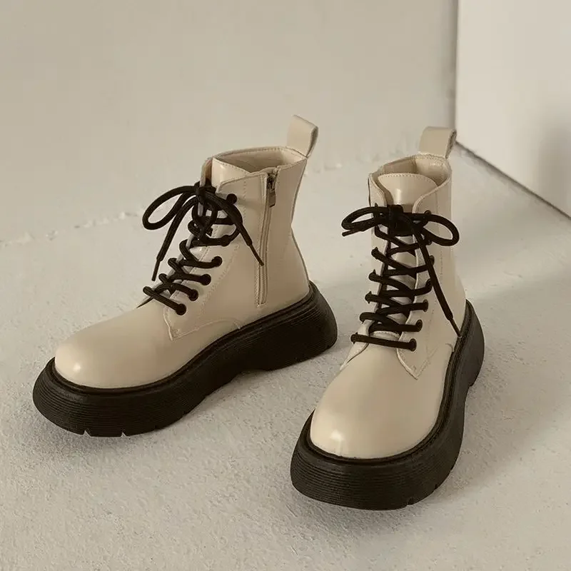 Botas curtas estilo britânico para mulheres, botas de plataforma única, todos os fósforos, casual, outono, novo, Ins, 2024