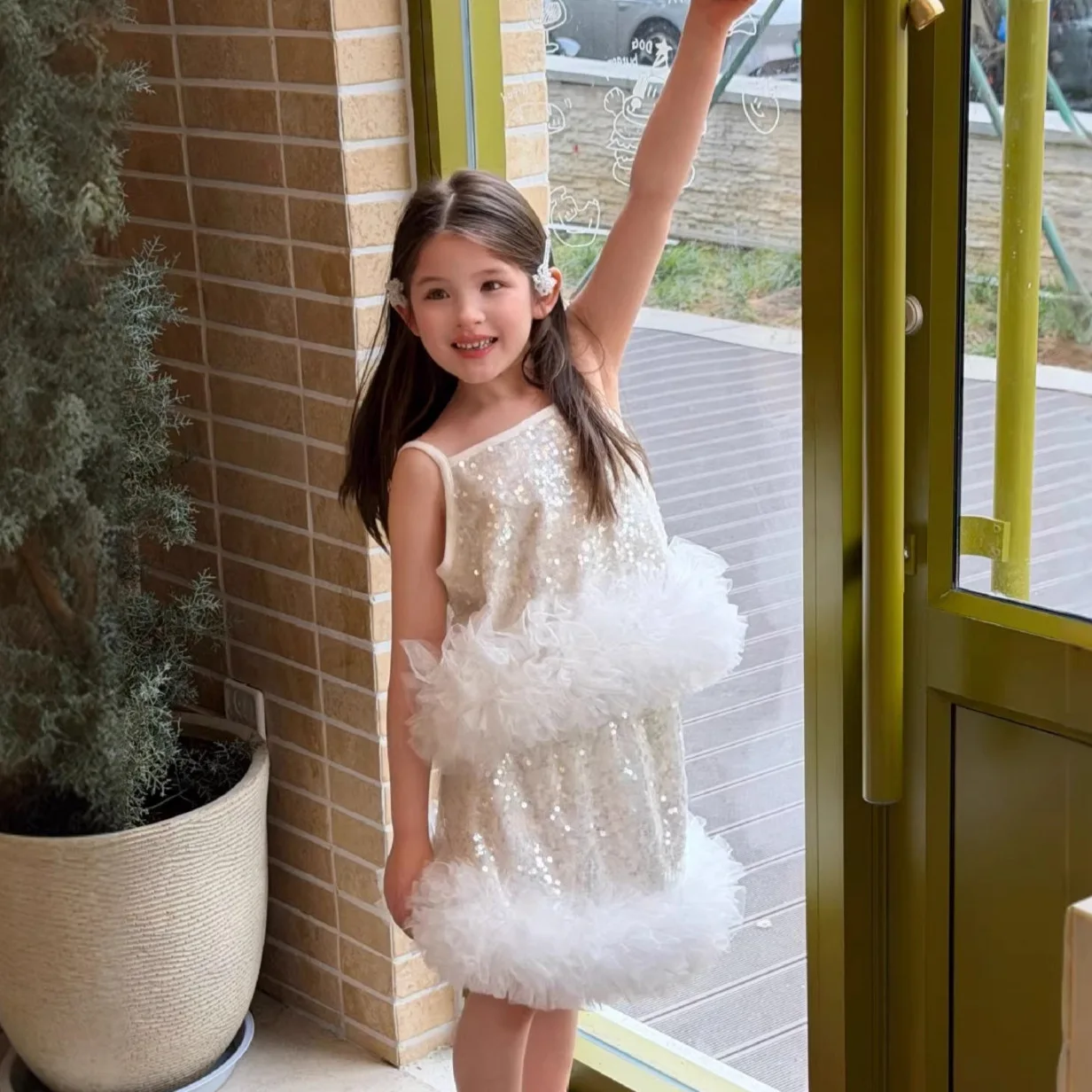 26 Year Spring/summer Childrens Sequined Lace Top Half Skirt Two Piece Performance Suit Set
