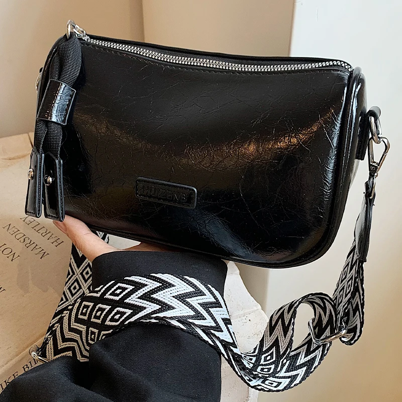 

Retro Maillard Pillow Bag for Women 2024 New Wide Shoulder Strap Single Shoulder Crossbody Bag Large Capacity Boston Underarm