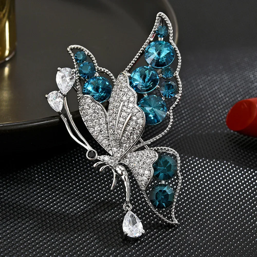 1PCS Crystal Hollow Insect Butterfly Brooch for Women Corsage Elegant Party Jewelry Women's Clothing Decoration Pins Accessories
