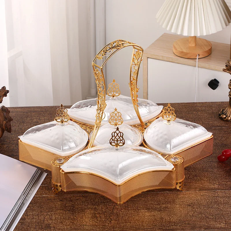 

Retro style golden pattern fruit box, high-end five-grid exquisite fruit basket