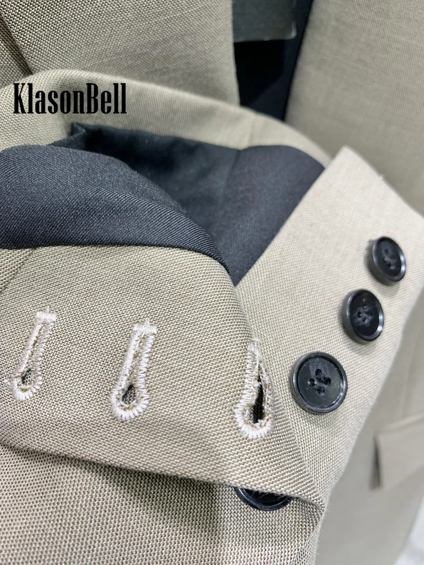 8.4 KlasonBell Women Temperament Office Lady Blazer 2024 Autumn New Single Button Shoulder Pads Long Sleeve Loose Jacket