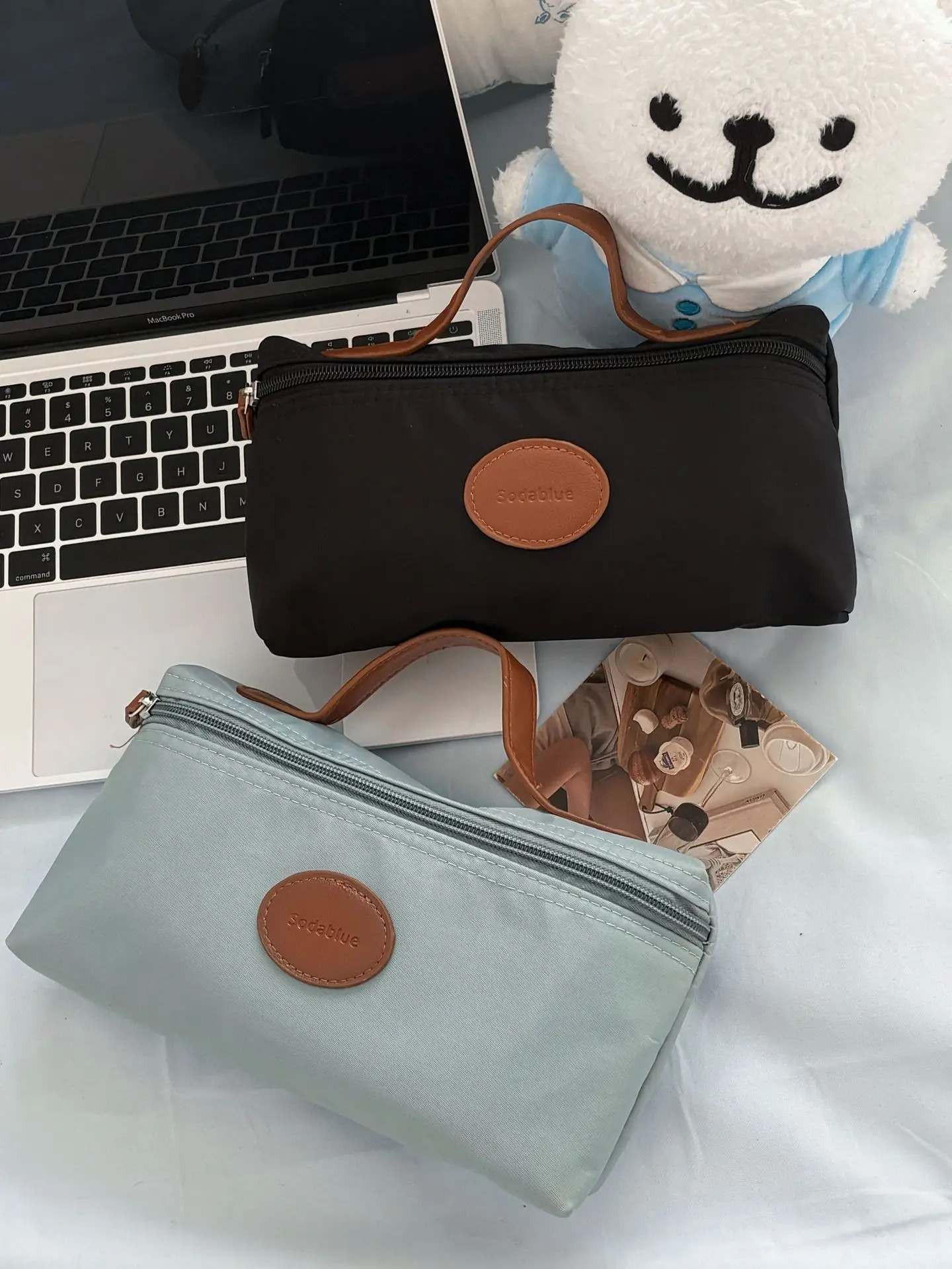 Hochwertige, stilvolle, leichte, unisex tragbare Kosmetiktasche mit Lederetikett, Nylon-Handtasche, neues Modell. – Detail 4
