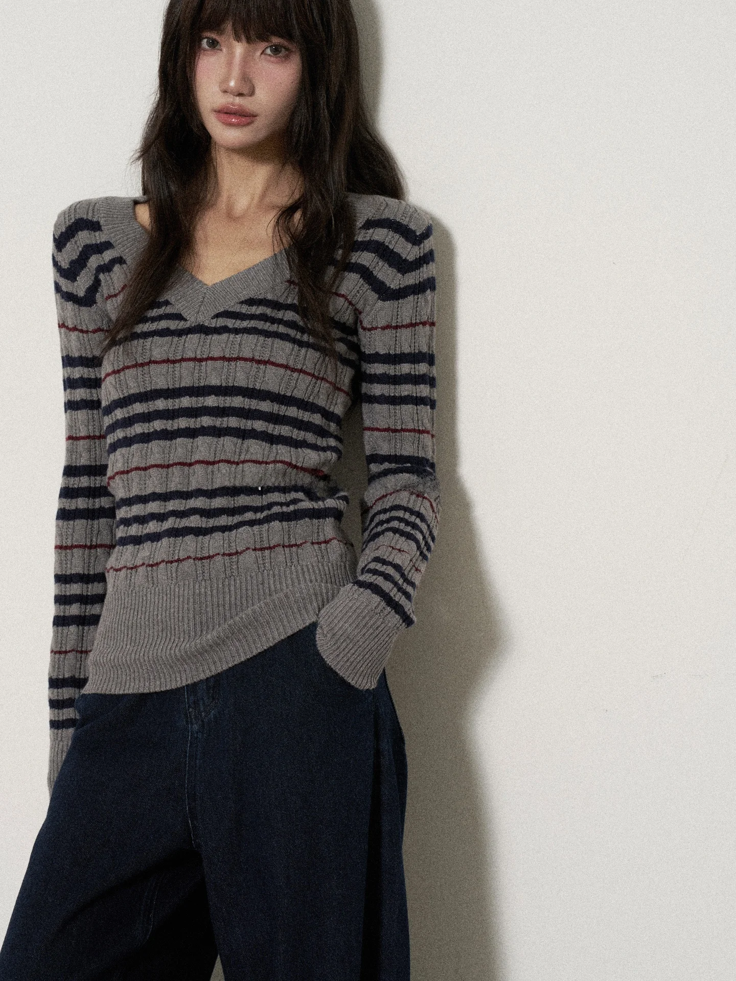 

Flower7 Women's Knitted Sweater V-Ne Striped Casual Slim Fit Korean Sle Mid-Thiened Long Sve Regular Length Spring