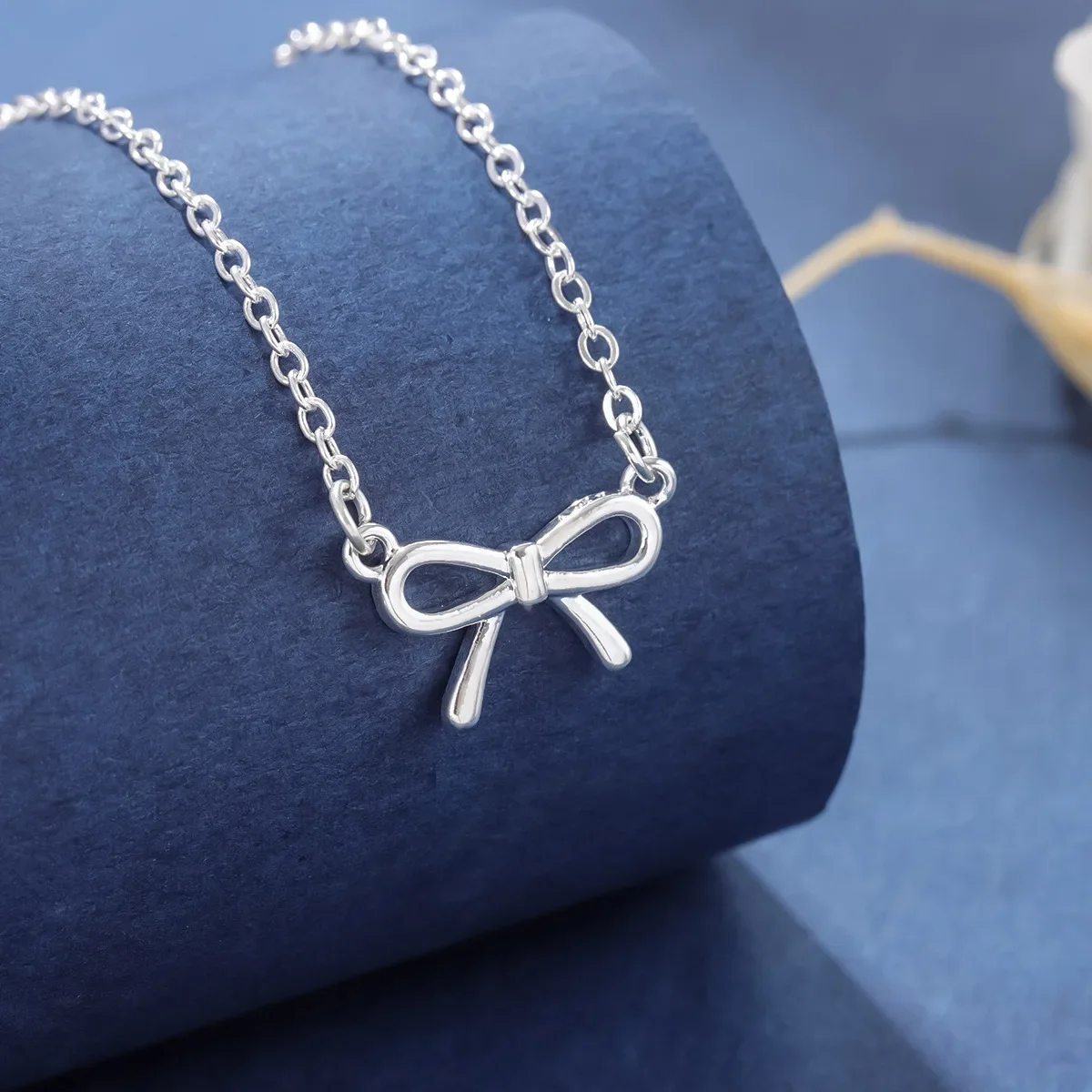Simple High-quality Allergy-resistant Female Korean Fashion 925 Sterling SilverJewelry Bow Pendant Necklace XL019