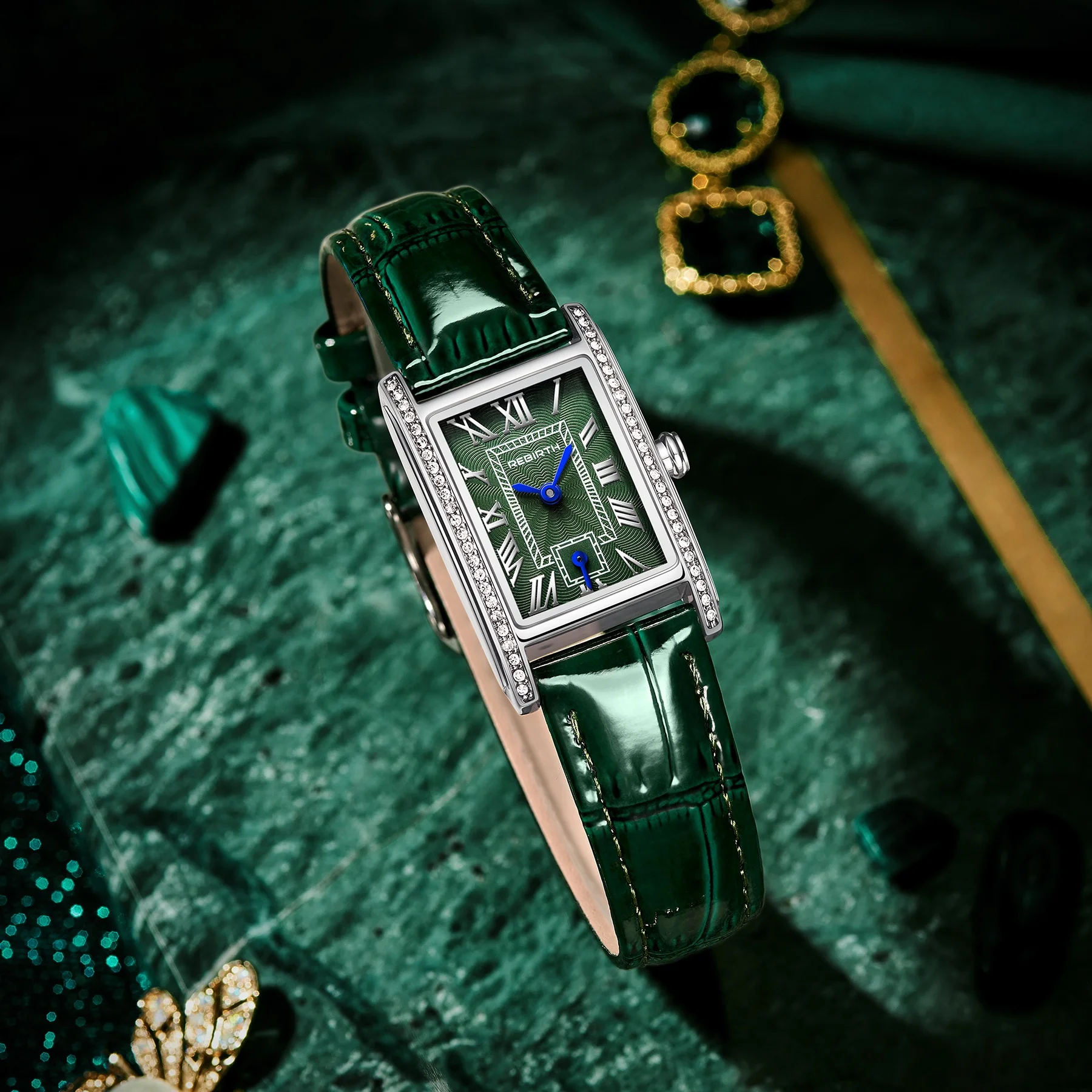 ساعة مربعة صغيرة ريترو كاجوال موضة أدبية بمقياس روماني عرض كوارتز ساعة نسائية