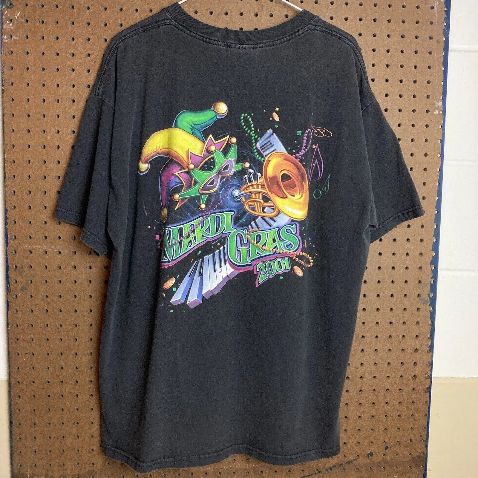 Vintage Universal Studios T-shirt Size XL Mens Mardi Gras 2001 Y2K Florida