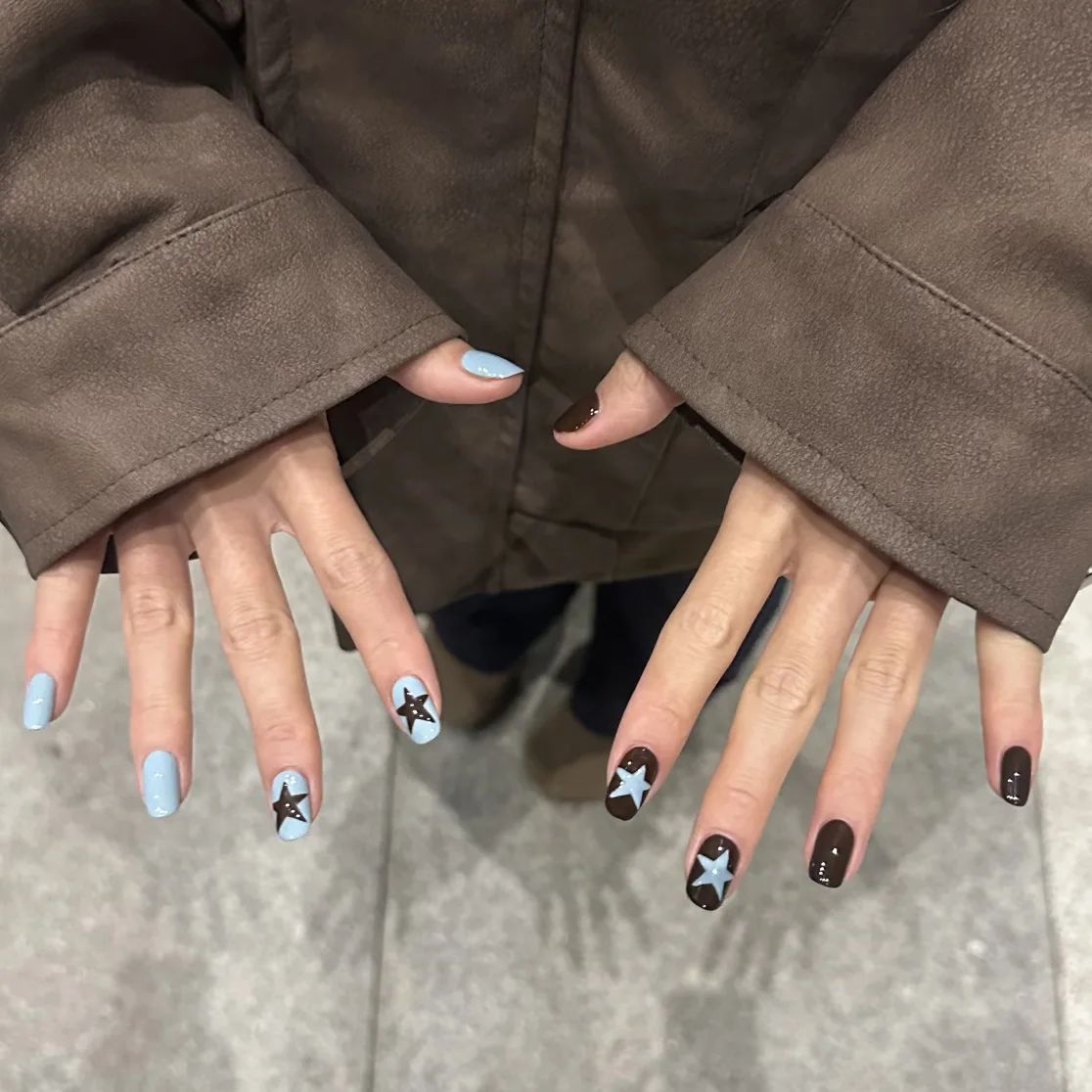 

10pcs New Handmade Short Ins Press On Nails Retro Blue Brown Hand-drawn Star Design Fake Nails Wearable Nails Art Tips for Girls