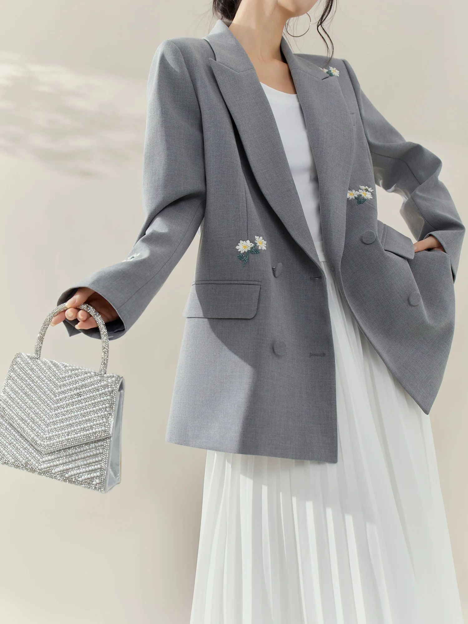 

Женский костюм с вышивкой ромашек, высококачественный, свободный крой, длинный рукав, стандартная длина, для повседневной носки