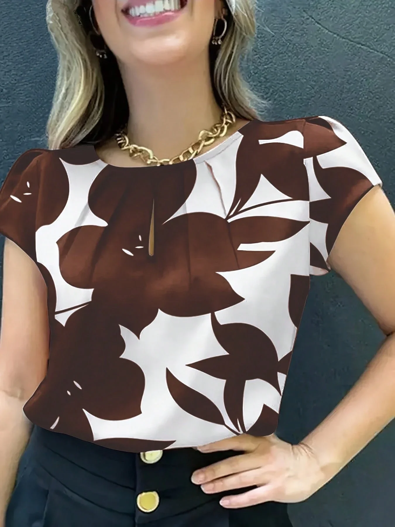 

Women's Floral Print Short Sleeve Blouse - Casual Round Neck Loose Fit Polyester Top