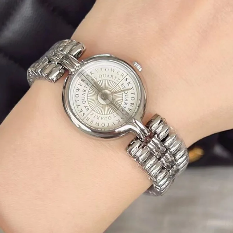 Women Watch Medieval Bracelet Watch Vintage Bracelet Simple Hollow Out Ladies Clock Retro Senior Montre Femme Luxury Girls Gift