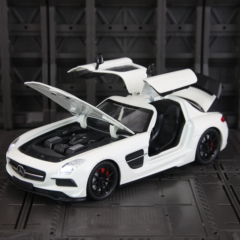 1:24 simulação Mercedes Benz SLS AMG liga modelo de carro coleção de ornamentos, portas e capô do motor, porta-malas pode ser aberto