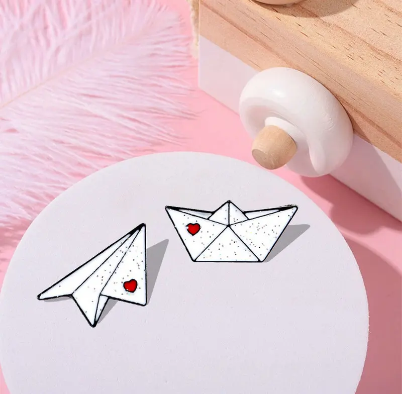 Paper plane Boat Enamel Pins Custom Love Brooches Lapel Pin Shirt Bag Aircraft Ferry Badge Mini Jewelry Gift For Kids Friends