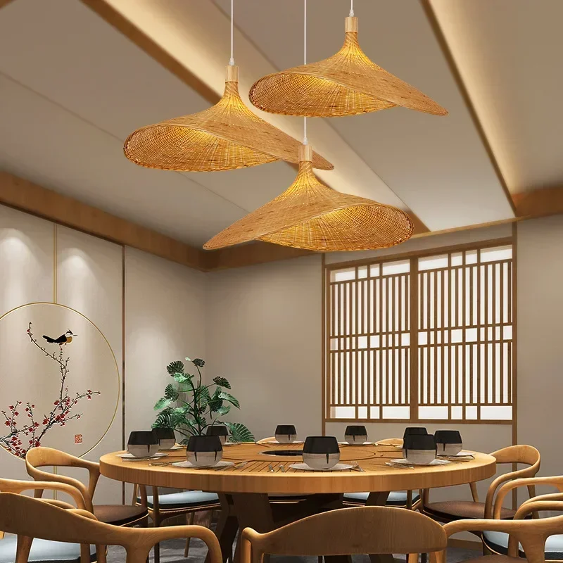 

Classic Straw Hat Handmade Bamboo Pendant Lamp for Home Decoration LED Chandelier for Retro Rattan Living Room Restaurant Lights