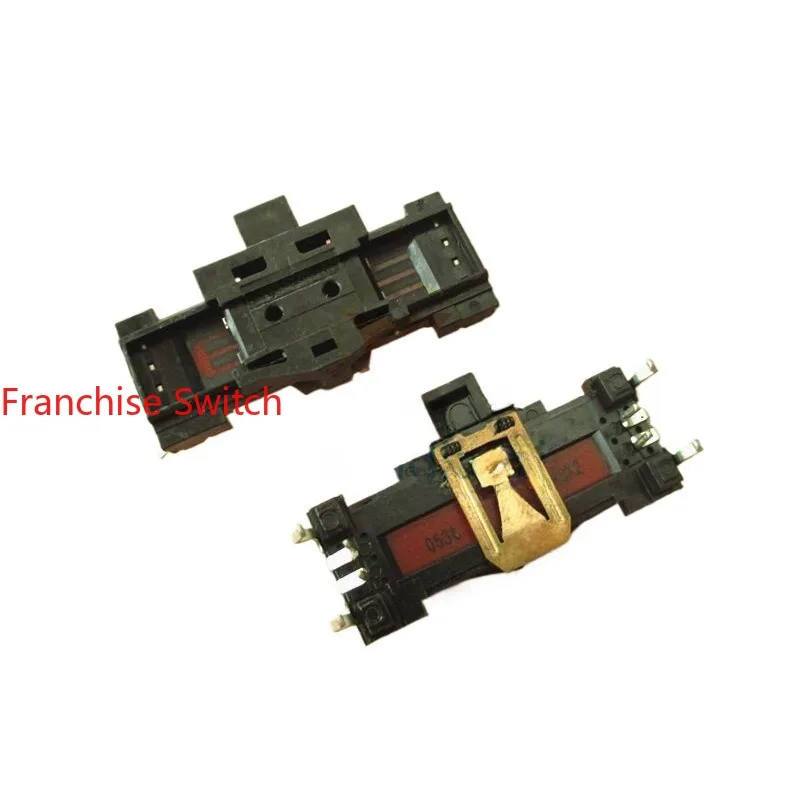 

50PCS Imported, Total Length 30MM Shank Height 4.5MM 50K C50K In-line Double Horizontal Straight-sliding Potentiometer