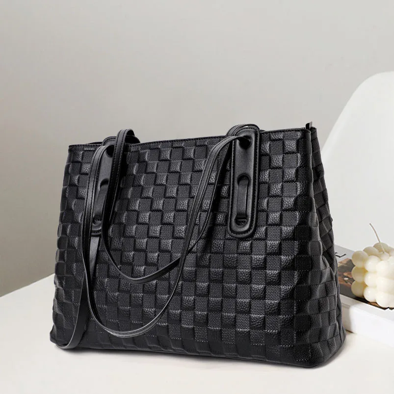 2024 New Embossed Checkered Single Shoulder High Capacity Fashion Versatile Tote Women's Bag Made of  Leather