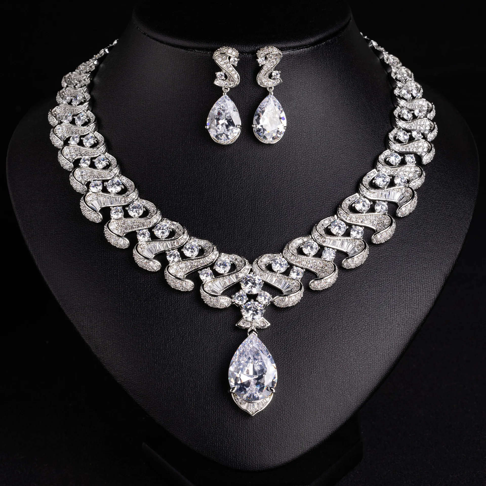 HIBRIDE Popular European and American Style High-class Women's Jewelry Necklace Earring Set Holiday Wedding Daily Gift S-1138