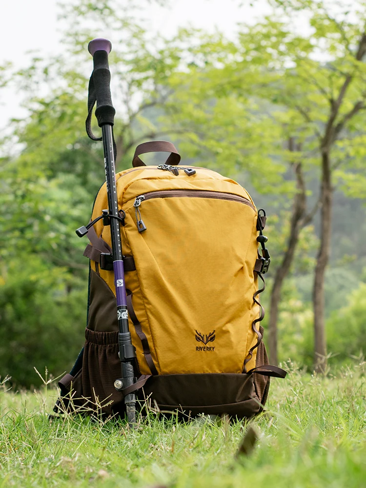 Women's Outdoor Hiking Travel Lightweight Backpack Leisure Mountain Climbing Bag Sporty Bookbag Nylon Material Camping Gear