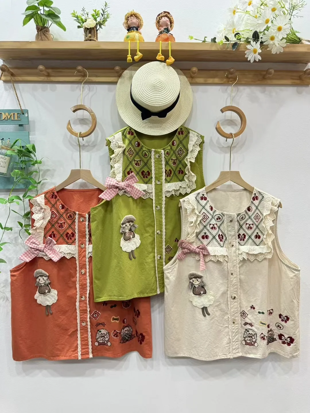 

Sweet Girl round Ne Embroidered Flower Cartoon Svel Vest Loose Agel Layering Open Cardigan Sle Casual Cotton Blend