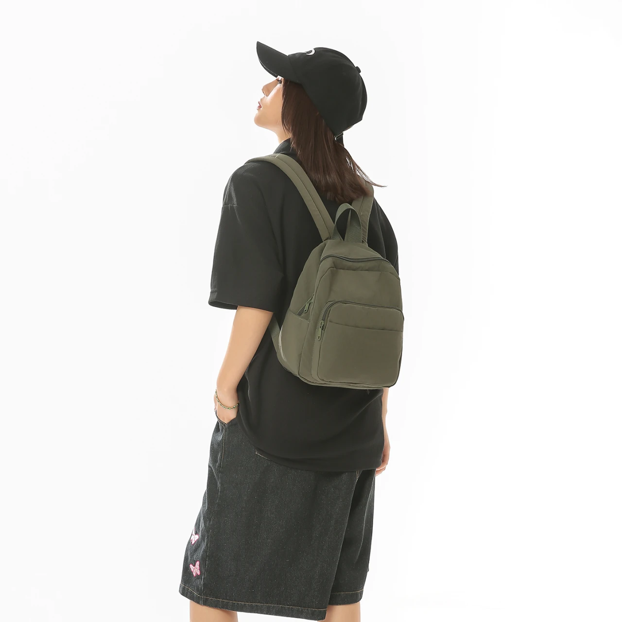 Canvas Backpack Casual - กระเป๋าเป้สะพายหลังขนาดเล็กน้ำหนักเบาสำหรับผู้หญิง ทำจากไนลอน กระเป๋าเป้ลำลองหลากสีสำหรับการเดินทางประจำวันและไปโรงเรียน เหมาะสำหรับสาวๆ ชาวรัสเซีย