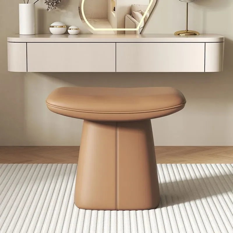 디자이너 드레싱 스툴 메이크업 침실 의자, 네일아트 소프트 시트, 가죽 시트, 부두 홈 라이트 럭셔리 슈신 스툴 뉴스