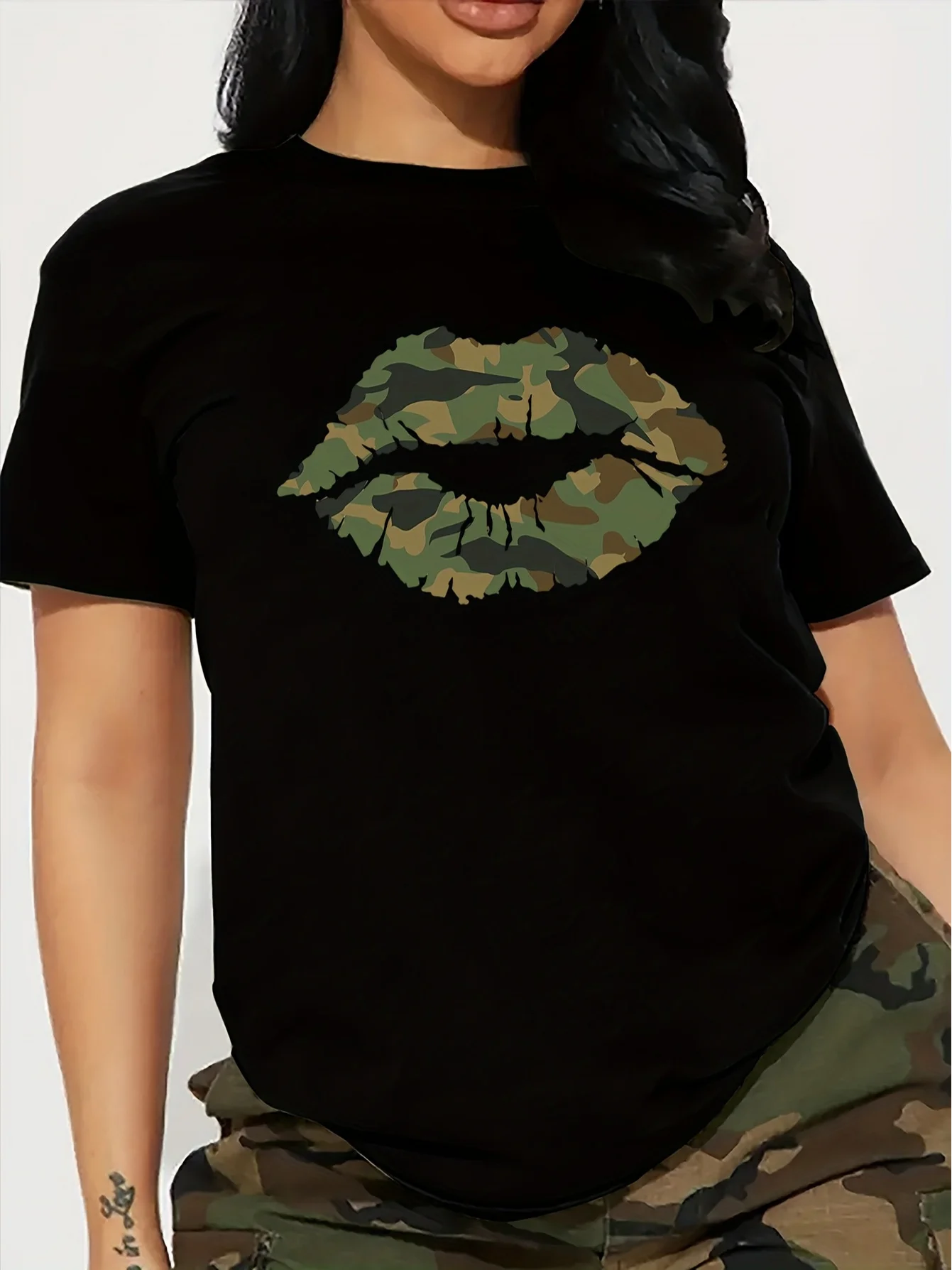 Camouflage Lips Women's Tee, Camo Print Black Casual Top