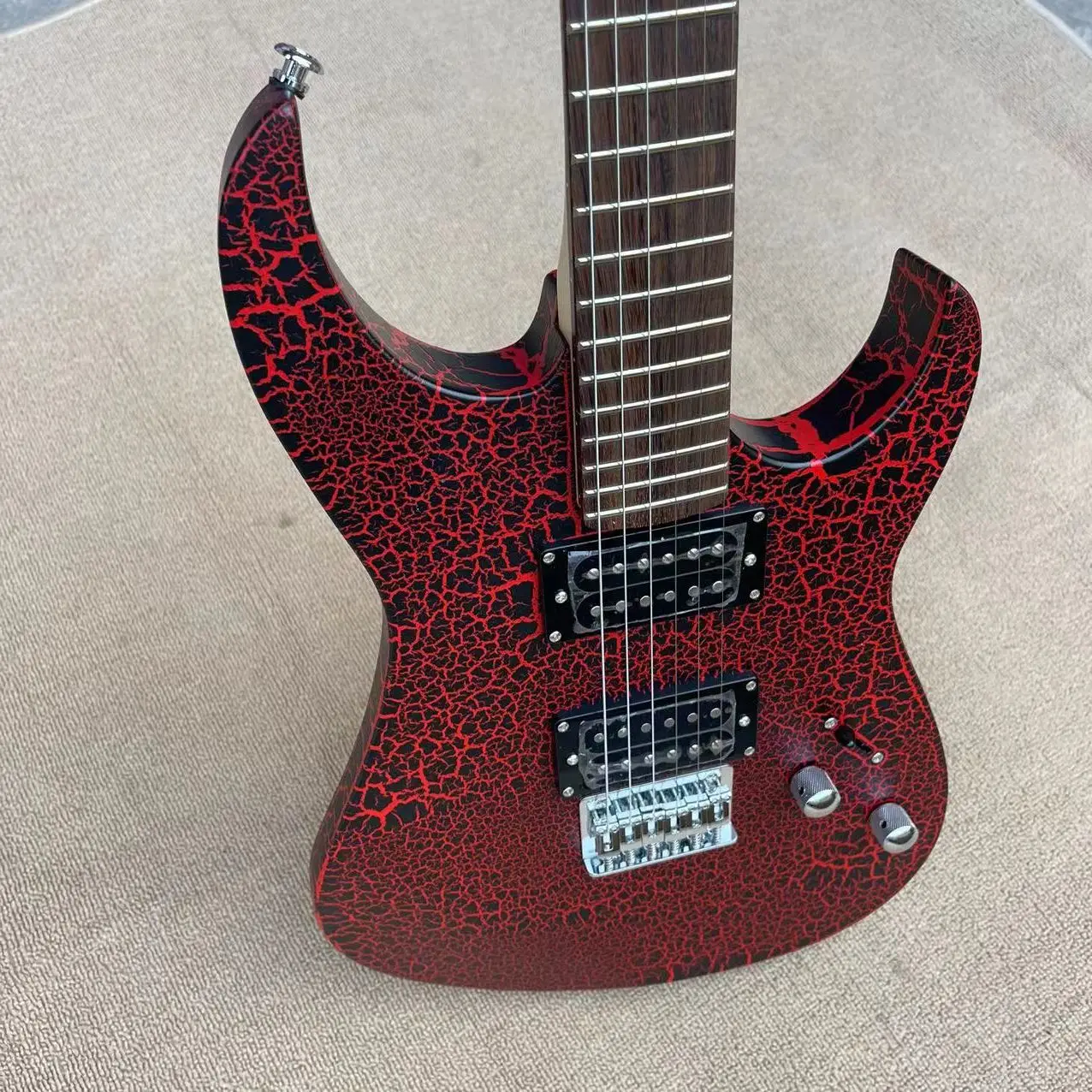 6-string electric guitar, red burst turtle shell pattern nitrocellulose paint, shipping pictures, can be customized, free delive