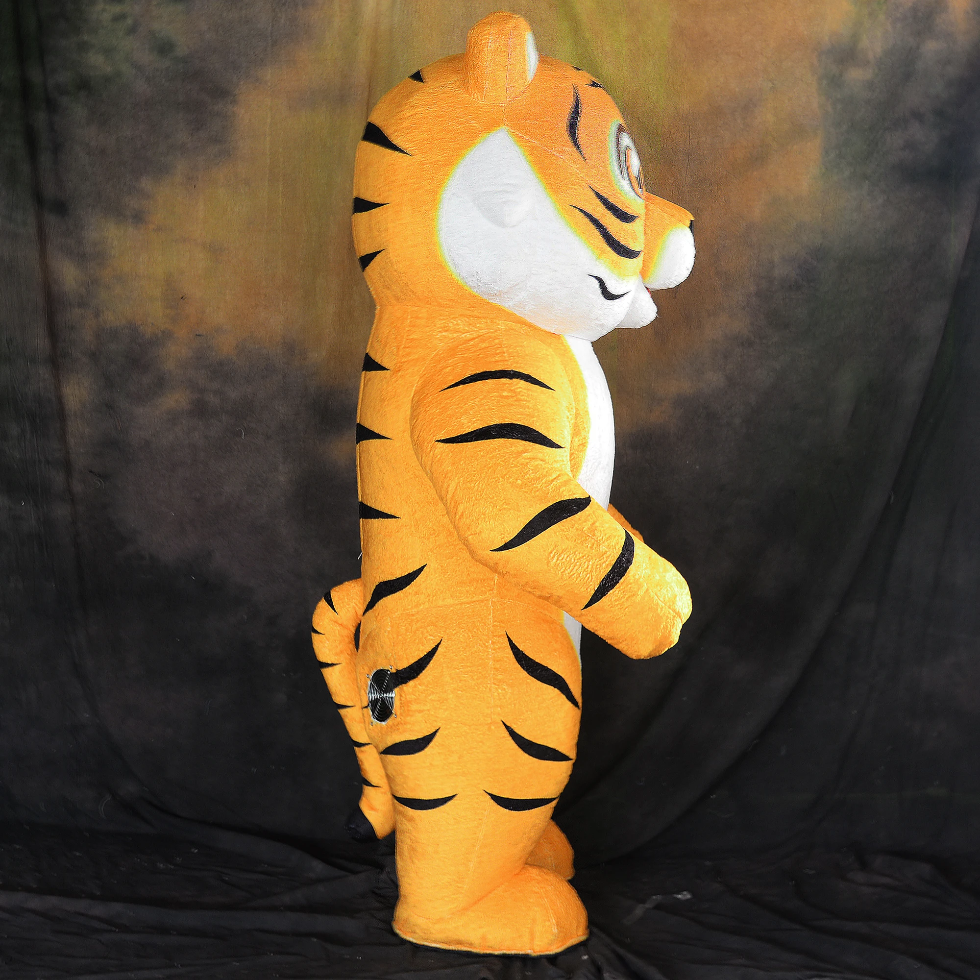 Inflatable Tiger Mascot 2.6m Plush Mascot Costume For Adult Children's Day Stage Performance Puppet Costumes Furry Suit