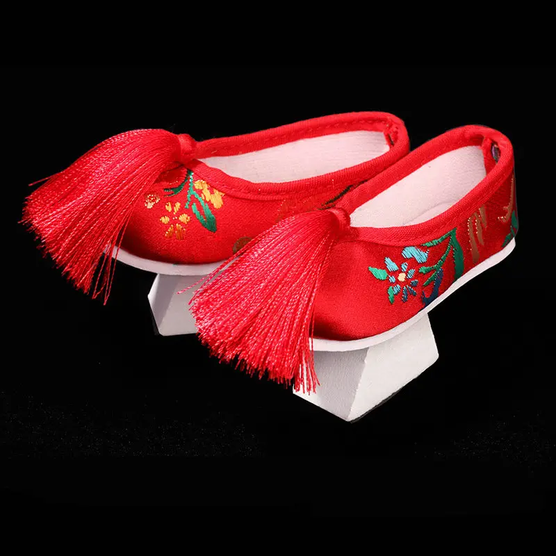 Scarpe da fiori fatte a mano scarpe da bambola ricamate cinesi rosse/blu/rosa/dorate per accessori per bambole da 7cm 1/3 Bjd