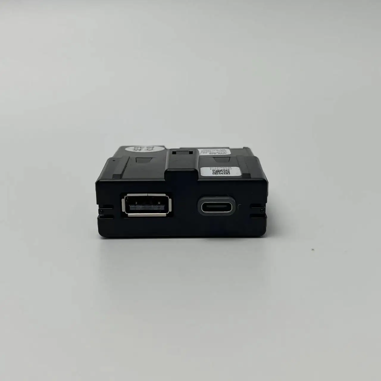 OEM Rear Seat USB Socket Armerst USB Adapter For Skoda Kodiaq Karoq 5QD 035 726 L  5QD035726L