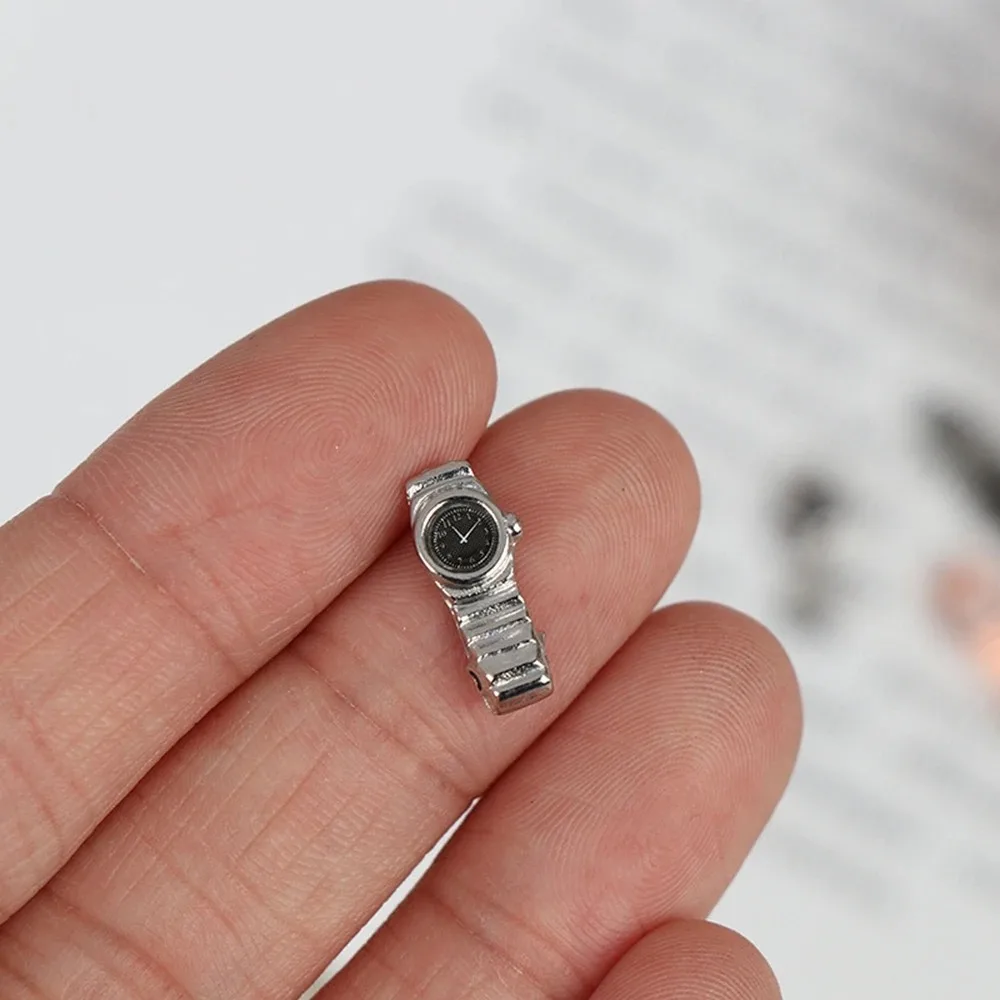 Simulação modelo de brinquedo brinquedo relógio de pulso de metal casa de bonecas relógio de pulso modelo cena adereços mini relógio em miniatura decorações