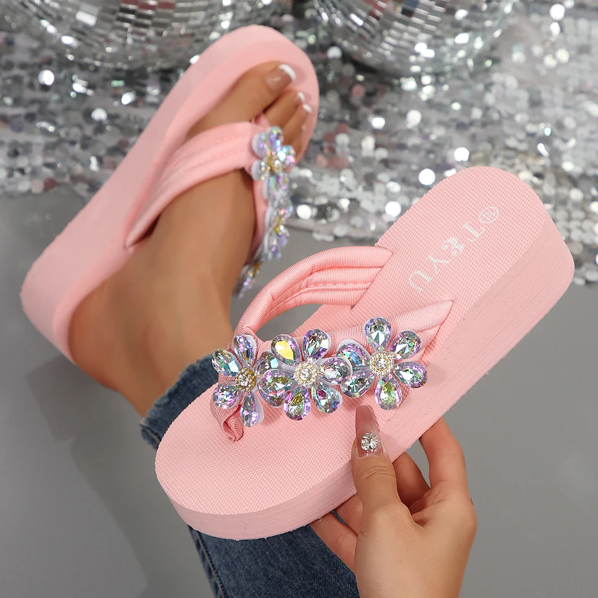 Rosa Kristallblumen-Keilabsatz-Flip-Flops für Damen, Plateau-Zehensteg-Strandsandalen, Damenmode 2026, Übergrößen 36-42, EVA-Slipper – Detail 5