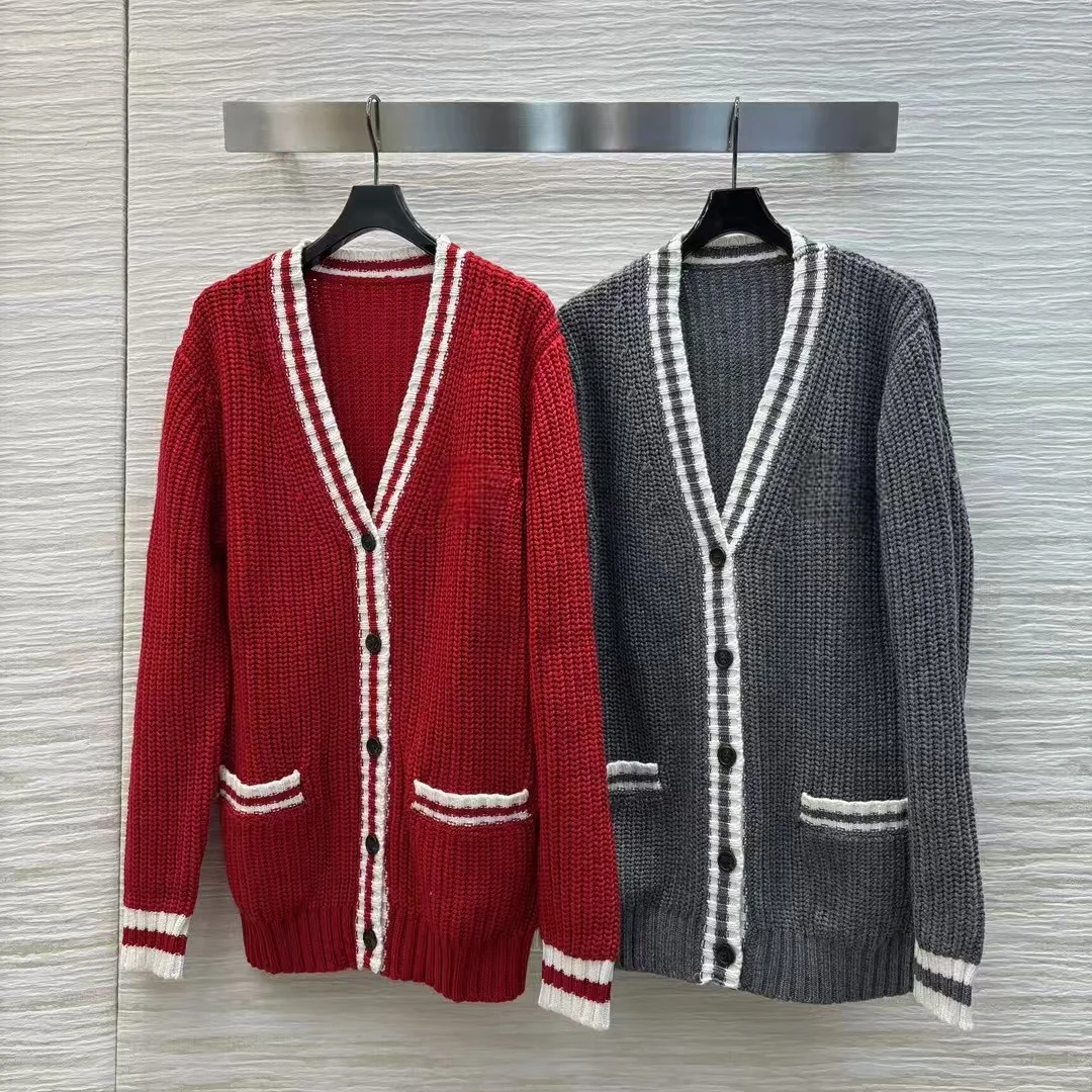 High end customized women's versatile color blocked edge V-neck double pocket knitted cardigan