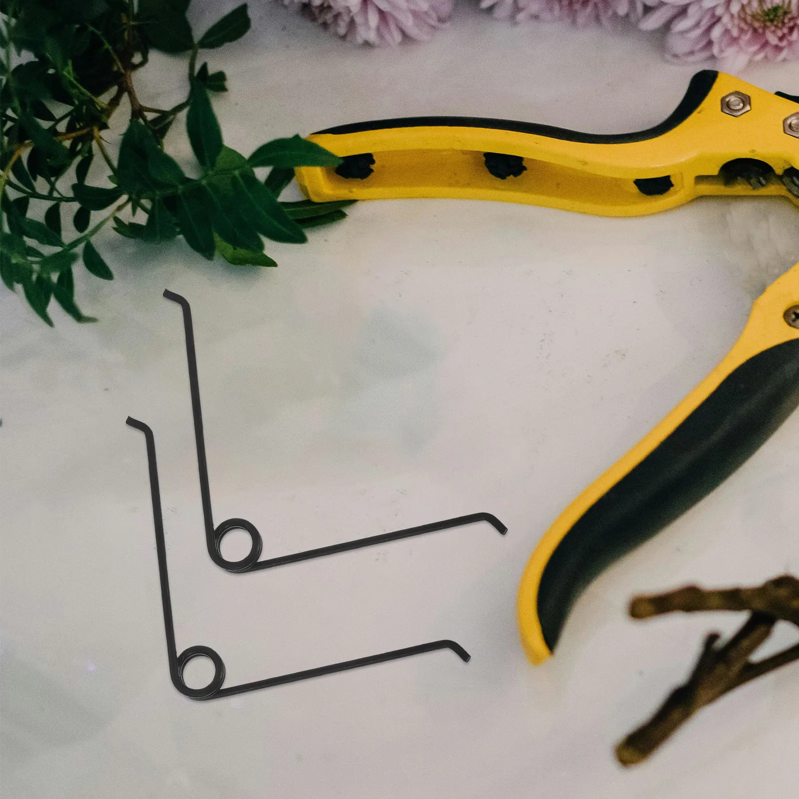 

25Pcs V-Shape Pruners Springs Wear Resistant Stainless Steel for Branch Pruner Repair Pruner Replacement Spring