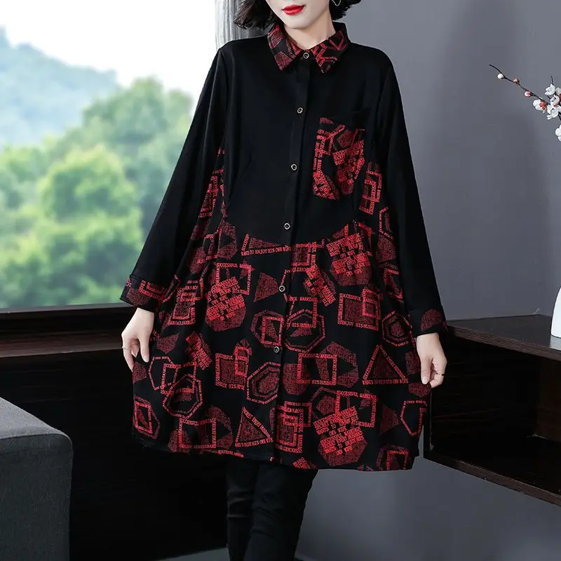 

Осенняя Новая цветная ветровка средней длины для женщин среднего возраста Женская стройнящая куртка с капюшоном для матери среднего и пожилого возраста