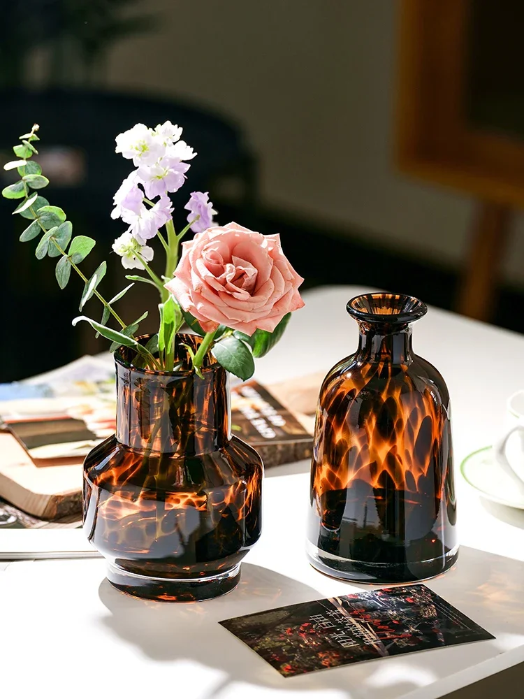 Hochwertige Leoparden-Vase Luxuriöse Glas-Blumenarrangements Wohnzimmer-Dekoration Blumenvorrichtung für Zuhause und Musterzimmer