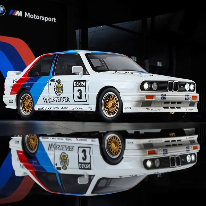 1:24 M3 Auto da corsa di lusso in lega Collezione di modelli display Poster Tela Pittura da parete per la decorazione di mobili regali Giocattolo per bambini Recomm