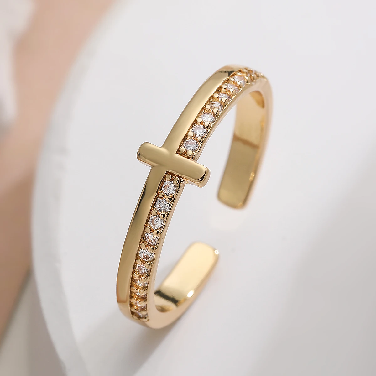 Brass Cross Zircon Open Cuff R - Minimalist Ring Stackable recension och pris