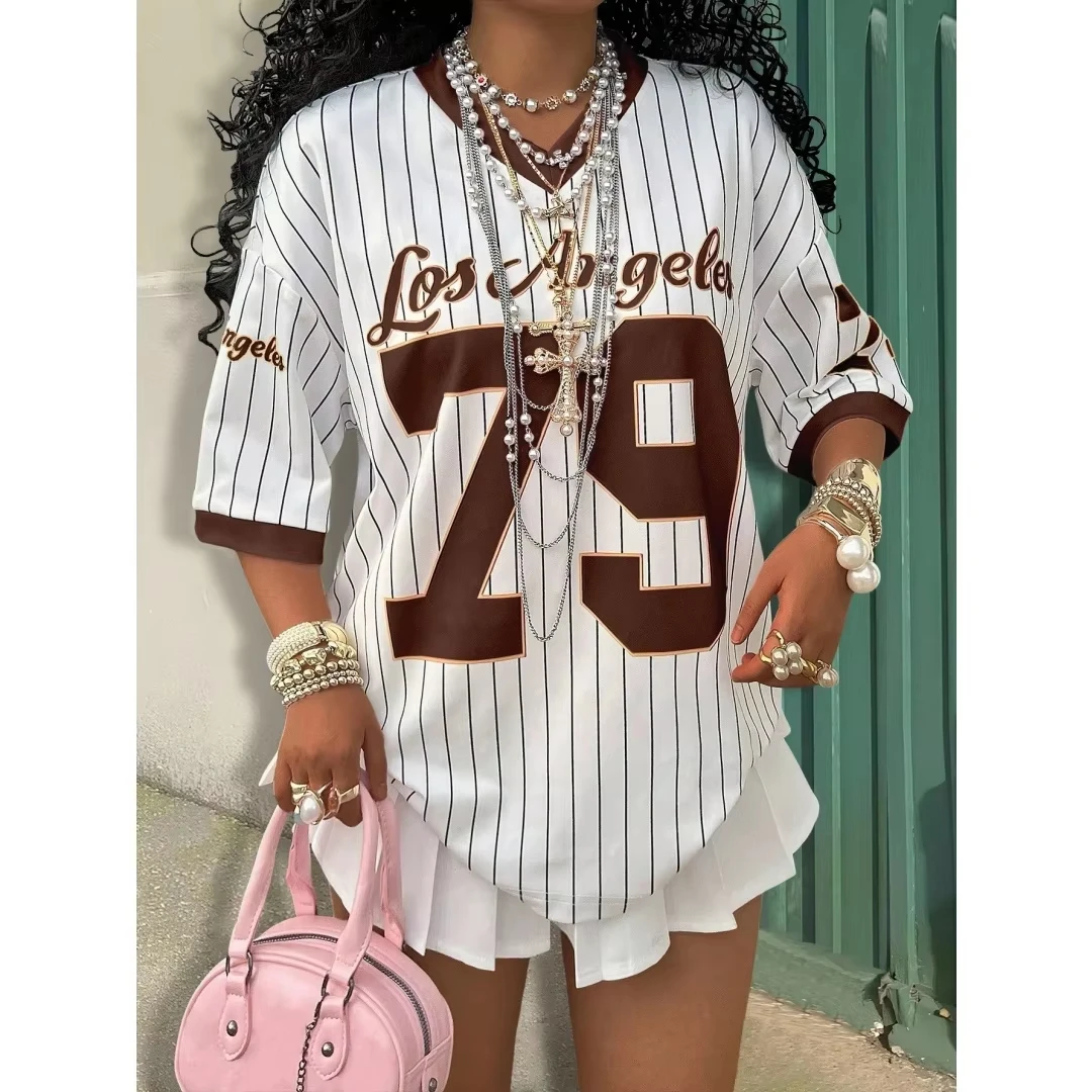 2026 Sommer Neu Los Angeles 79 Print Streifen T-Shirt für Damen V-Ausschnitt Kurzarm Sport Fußballtrikot Y2K Locker Übergroßes Oberteil – Detail 9