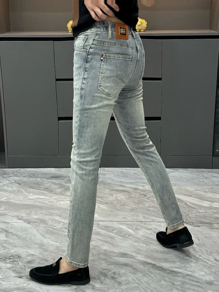 

Модные мужские джинсы прямого кроя, облегающие, весенне-летние, легкие, с эффектом потертости, повседневные, простые, стильные, джинсовые брюки