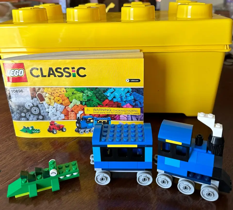 LEGO Classic Medium Creative Brick Box 10696 Trains Tiger