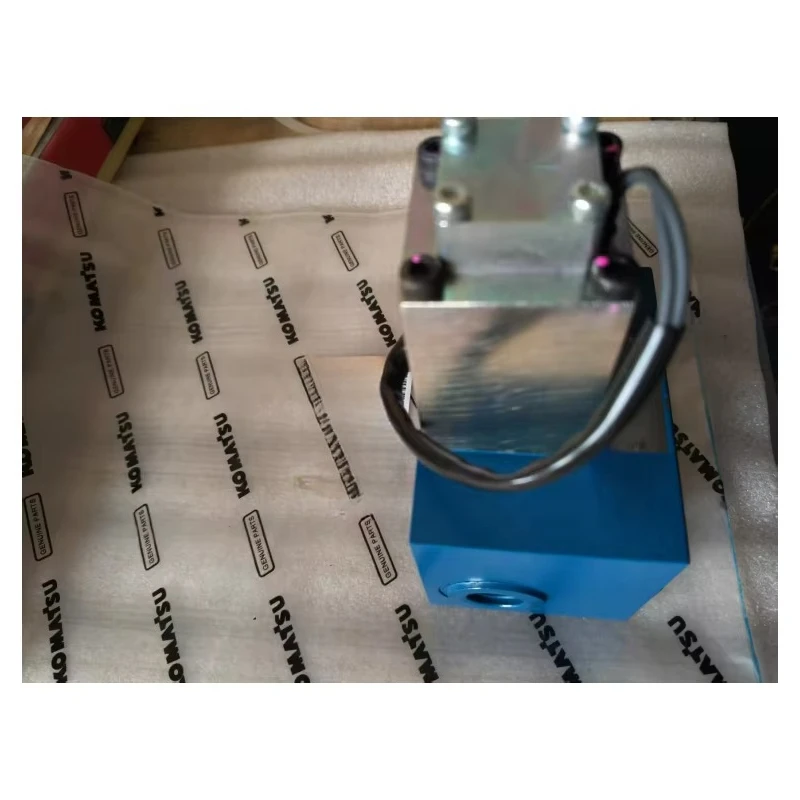 

2026 Factory Direct SalesHydraulic Proportional Valve 569-43-83171 for Truck Parts HD465-7 HD605-7 HD785-7