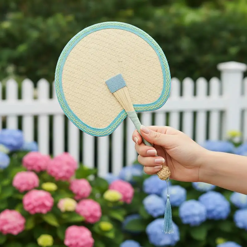 Handheld Natural Palm Woven Fan Handmade Straw Portable Durable Summer Cooling Item for Garden Patio Relaxation