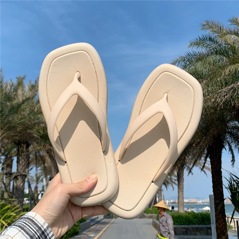 Flip flop women's summer Korean fashion leisure clip foot home indoor anti slip flat bottom bathroom bath square sandals