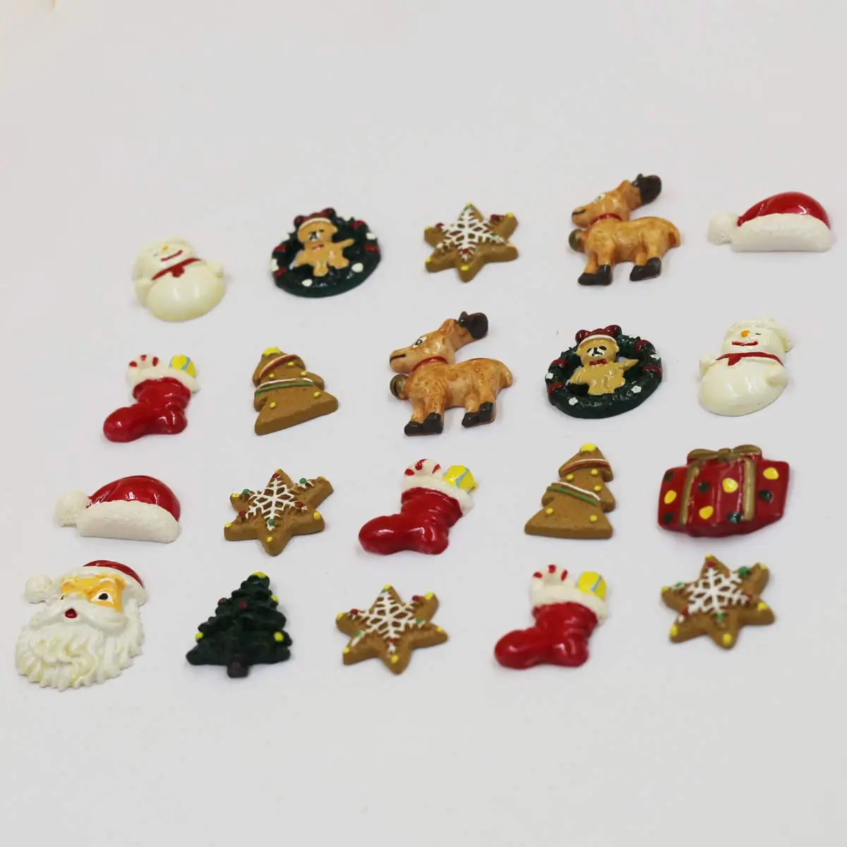 100PCS Mix Random Multi-shape Christmas Theme Flatback Resin Charm Cameos 15-30mm DIY Handicrafts Decoration Jewelry Accessories