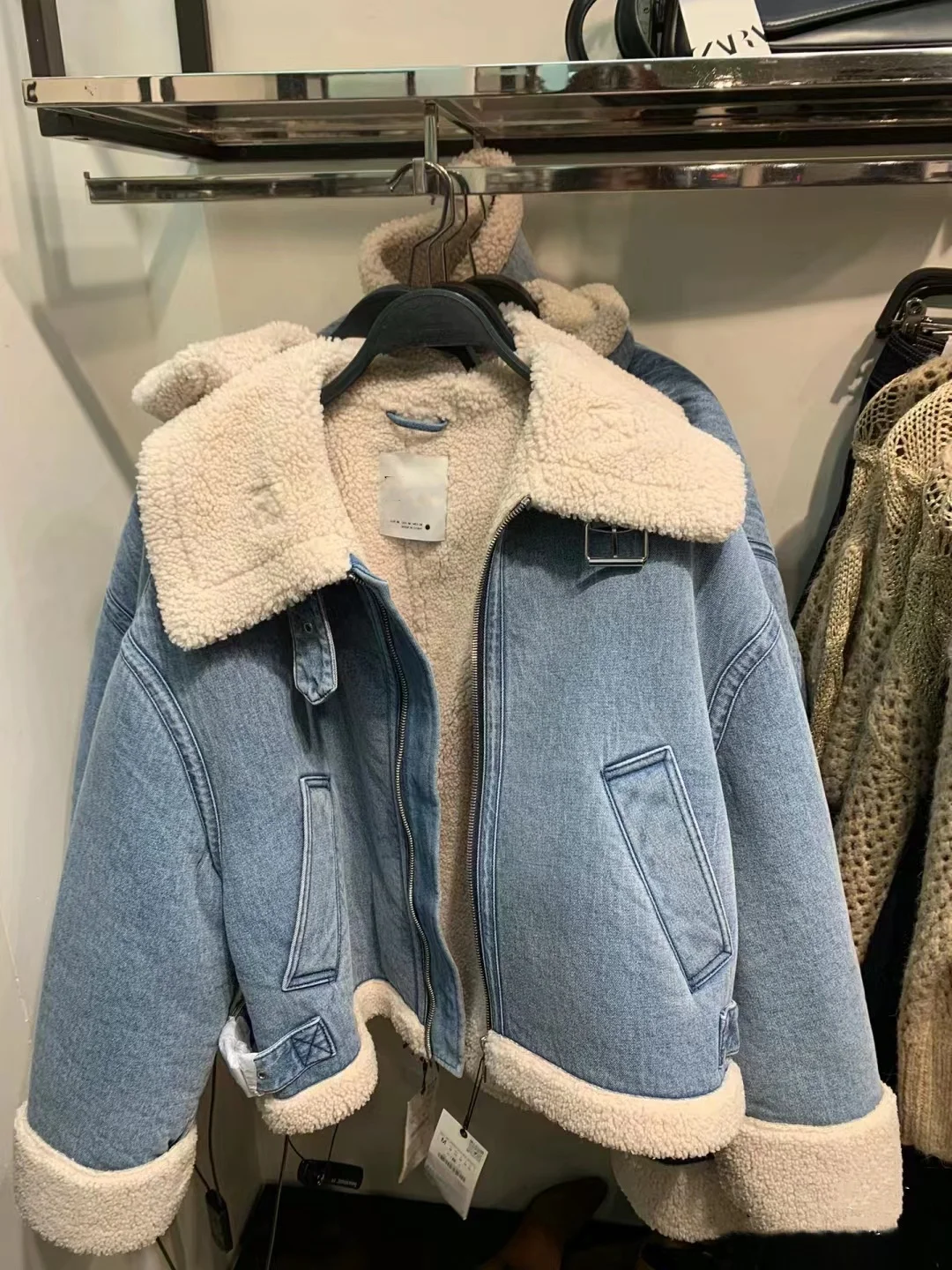 سترة نسائية بنمط راكبي الدراجات من القطن مع ياقة مخملية، معطف شامل مبطن بالفرو، أكمام طويلة، إغلاق بسحاب، لون موحد، ملابس خارجية