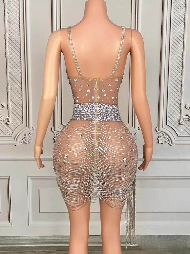 Wysokiej jakości sukienka na ramiączkach z frędzlami, z efektem hot stampingu, podkreślająca biust, nowa kolekcja 2025, modna odzież damska na zamówienie.